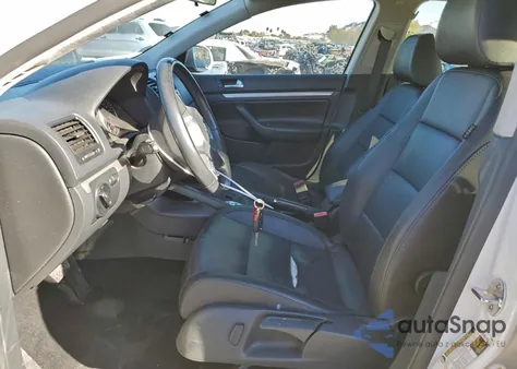 2010 Volkswagen Jetta Se z USA, uszkodzony, nr VIN 3VWRZ7AJ9AM145868